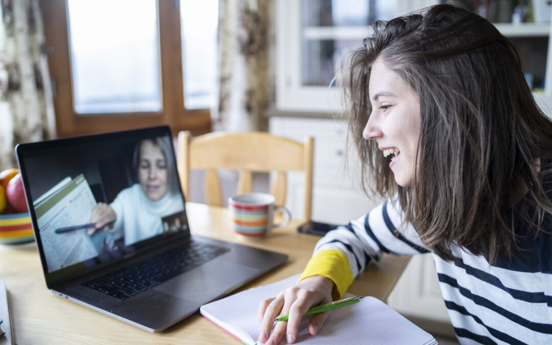 Educación Digital: Una Perspectiva Psicológica sobre el Éxito en Preparatorias en Línea
