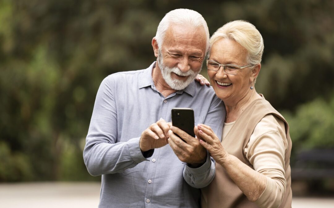 Cómo Pueden los Adultos Mayores Obtener un Teléfono de Bajo Costo o Gratis