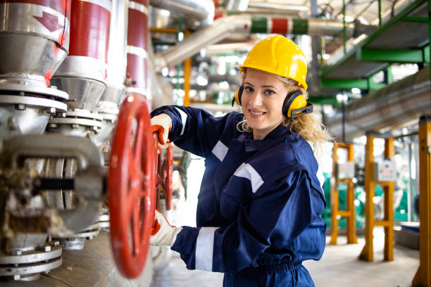 What Offshore Oil Work Is: Life, Roles, and Opportunities at Sea
